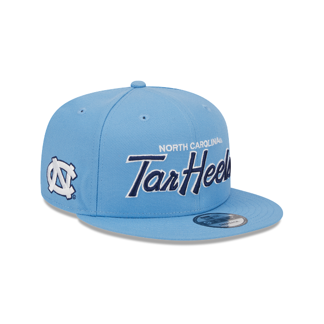 https://cdn.shopify.com/s/files/1/0601/2554/4675/products/60401021_9FIFTY_SCRIPT_NOCTAR_OTCOTCOTC_3QR.png?v=1686148342