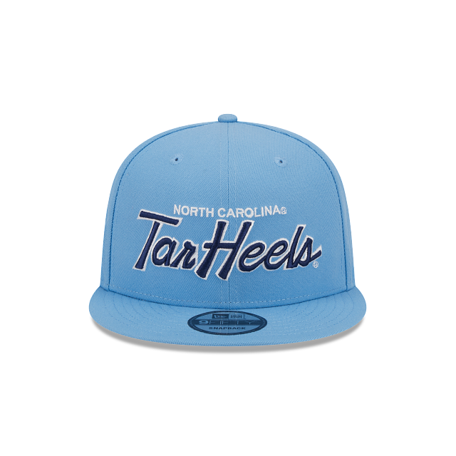 https://cdn.shopify.com/s/files/1/0601/2554/4675/products/60401021_9FIFTY_SCRIPT_NOCTAR_OTCOTCOTC_F.png?v=1686148342