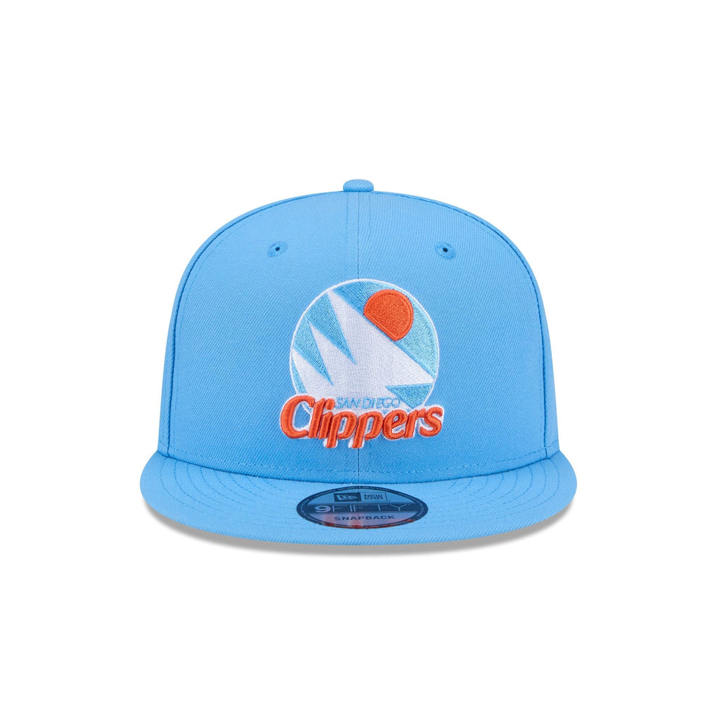 https://cdn.shopify.com/s/files/1/0601/2554/4675/files/60840000_9FIFTY_HWC31588950OTCOTC_SADCLI_OTC_F.jpg?v=1762269785
