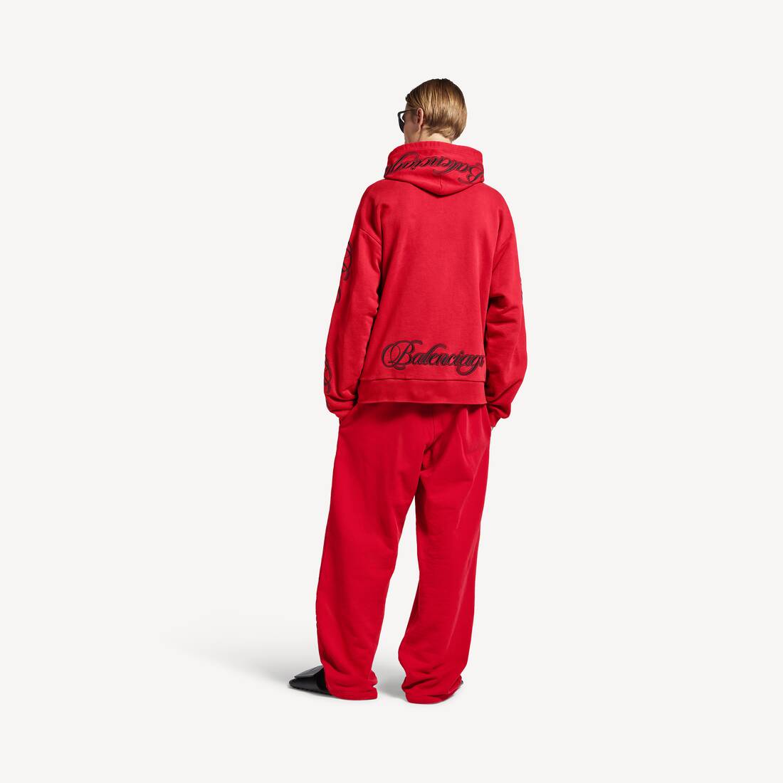 https://balenciaga.dam.kering.com/asset/fb0b29c8-b028-4064-a0f9-5e7e8d2e78bf/Medium/858143TTVM86167_H.jpg?v=2