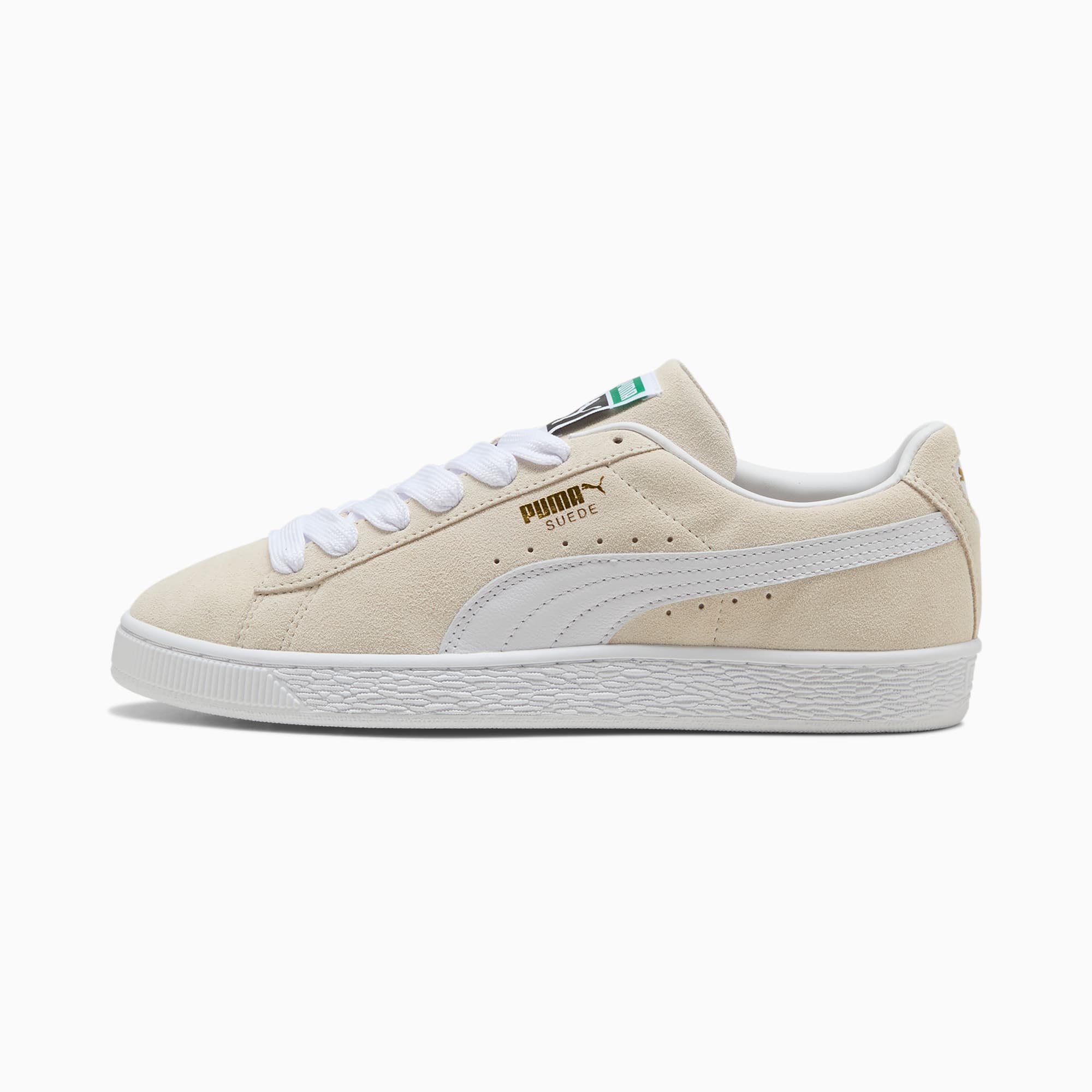 https://images.puma.com/image/upload/f_auto,q_auto,b_rgb:fafafa,w_2000,h_2000/global/399781/38/sv01/fnd/PNA/fmt/png/Suede-Classic-Sneakers
