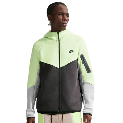 https://assets.footlocker.com/is/image/FLDM/V0949361_01?$tile500jpg$=true&fmt=png-alpha