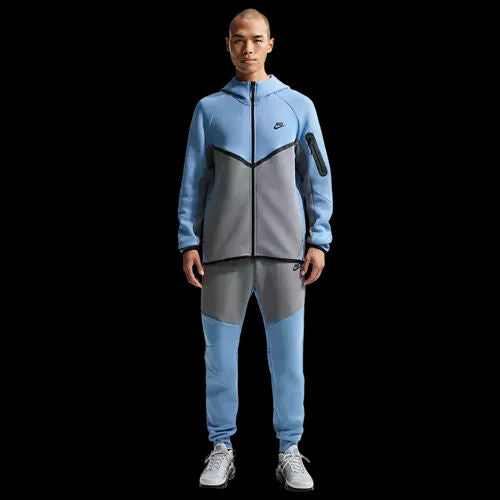 https://ik.imagekit.io/c2dr4dawp/https%3A%2F%2Fassets.footlocker.com%2Fis%2Fimage%2FFLDM%2FV0949486_05%3F%24tile500jpg%24%3Dtrue%26fmt%3Dpng-alpha?tr=f-jpg