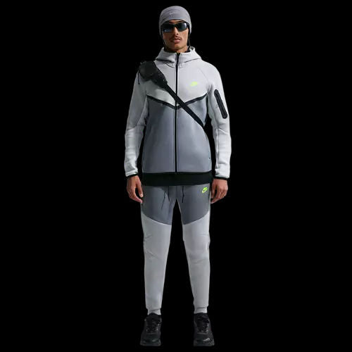 https://ik.imagekit.io/c2dr4dawp/https%3A%2F%2Fassets.footlocker.com%2Fis%2Fimage%2FFLDM%2FV0949077_05%3F%24tile500jpg%24%3Dtrue%26fmt%3Dpng-alpha?tr=f-jpg