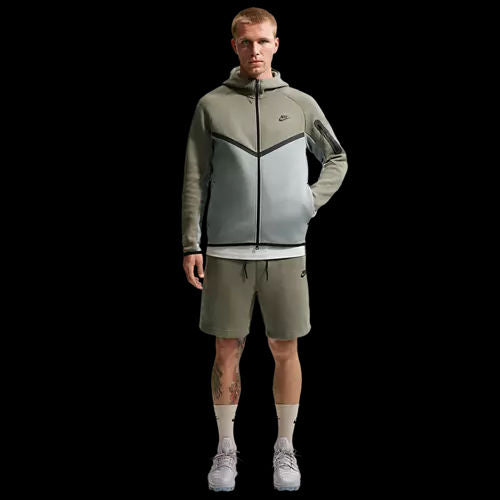 https://ik.imagekit.io/c2dr4dawp/https%3A%2F%2Fassets.footlocker.com%2Fis%2Fimage%2FFLDM%2FV0949328_07%3F%24tile500jpg%24%3Dtrue%26fmt%3Dpng-alpha?tr=f-jpg