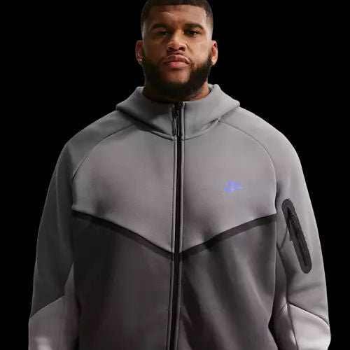 https://ik.imagekit.io/c2dr4dawp/https%3A%2F%2Fassets.footlocker.com%2Fis%2Fimage%2FFLDM%2FV0949018_10%3F%24tile500jpg%24%3Dtrue%26fmt%3Dpng-alpha?tr=f-jpg