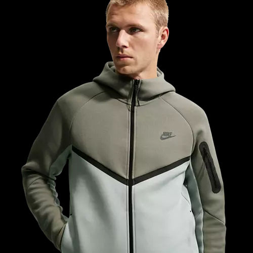 https://ik.imagekit.io/c2dr4dawp/https%3A%2F%2Fassets.footlocker.com%2Fis%2Fimage%2FFLDM%2FV0949328_04%3F%24tile500jpg%24%3Dtrue%26fmt%3Dpng-alpha?tr=f-jpg
