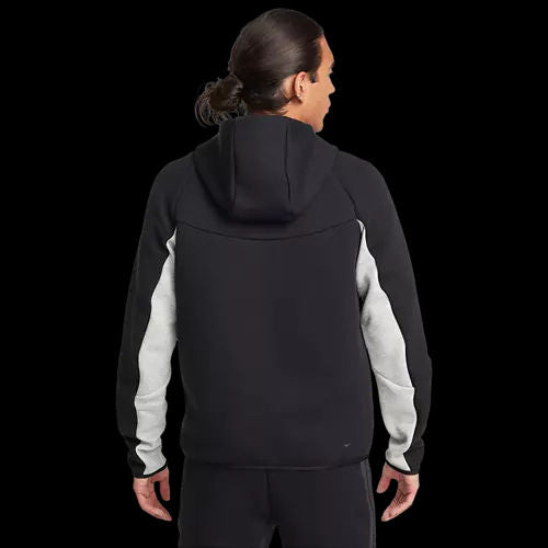 https://ik.imagekit.io/c2dr4dawp/https%3A%2F%2Fassets.footlocker.com%2Fis%2Fimage%2FFLDM%2FV0949011_02%3F%24tile500jpg%24%3Dtrue%26fmt%3Dpng-alpha?tr=f-jpg