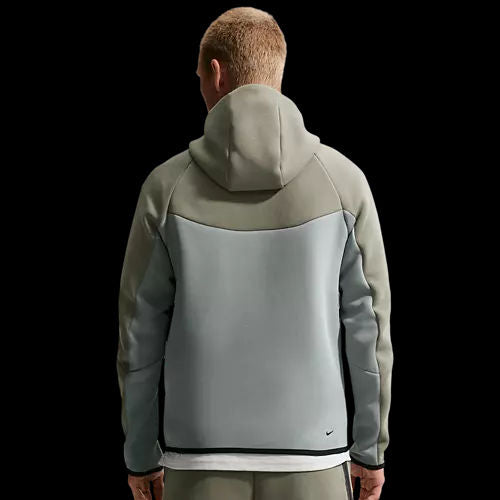 https://ik.imagekit.io/c2dr4dawp/https%3A%2F%2Fassets.footlocker.com%2Fis%2Fimage%2FFLDM%2FV0949328_03%3F%24tile500jpg%24%3Dtrue%26fmt%3Dpng-alpha?tr=f-jpg