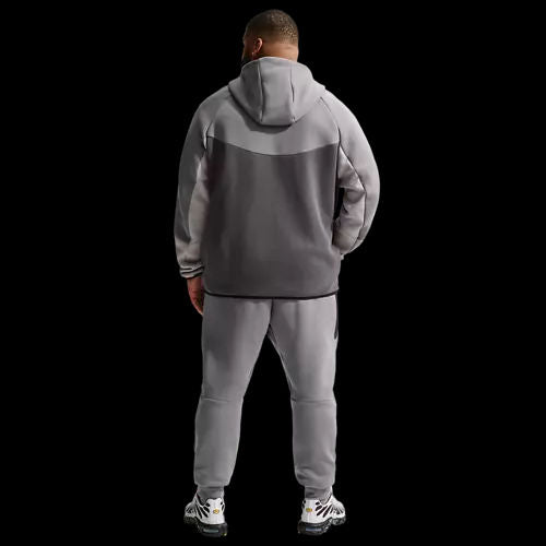 https://ik.imagekit.io/c2dr4dawp/https%3A%2F%2Fassets.footlocker.com%2Fis%2Fimage%2FFLDM%2FV0949018_09%3F%24tile500jpg%24%3Dtrue%26fmt%3Dpng-alpha?tr=f-jpg