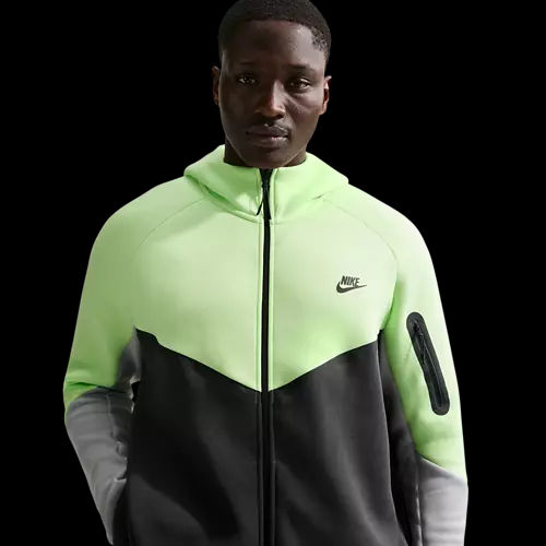 https://ik.imagekit.io/c2dr4dawp/https%3A%2F%2Fassets.footlocker.com%2Fis%2Fimage%2FFLDM%2FV0949361_08%3F%24tile500jpg%24%3Dtrue%26fmt%3Dpng-alpha?tr=f-jpg
