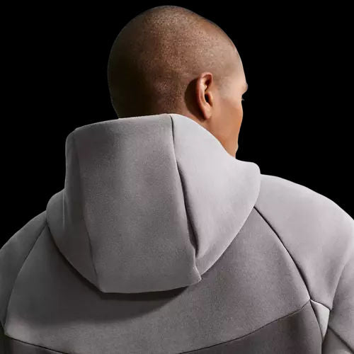 https://ik.imagekit.io/c2dr4dawp/https%3A%2F%2Fassets.footlocker.com%2Fis%2Fimage%2FFLDM%2FV0949018_05%3F%24tile500jpg%24%3Dtrue%26fmt%3Dpng-alpha?tr=f-jpg