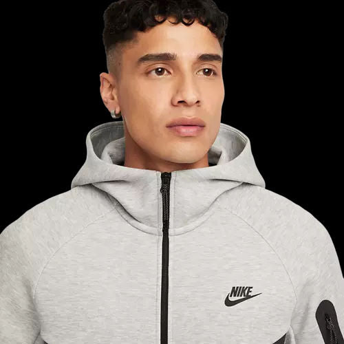 https://ik.imagekit.io/c2dr4dawp/https%3A%2F%2Fassets.footlocker.com%2Fis%2Fimage%2FFLDM%2FV0949063_04%3F%24tile500jpg%24%3Dtrue%26fmt%3Dpng-alpha?tr=f-jpg