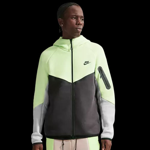 https://ik.imagekit.io/c2dr4dawp/https%3A%2F%2Fassets.footlocker.com%2Fis%2Fimage%2FFLDM%2FV0949361_01%3F%24tile500jpg%24%3Dtrue%26fmt%3Dpng-alpha?tr=f-jpg