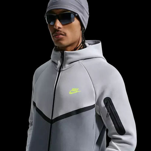 https://ik.imagekit.io/c2dr4dawp/https%3A%2F%2Fassets.footlocker.com%2Fis%2Fimage%2FFLDM%2FV0949077_04%3F%24tile500jpg%24%3Dtrue%26fmt%3Dpng-alpha?tr=f-jpg