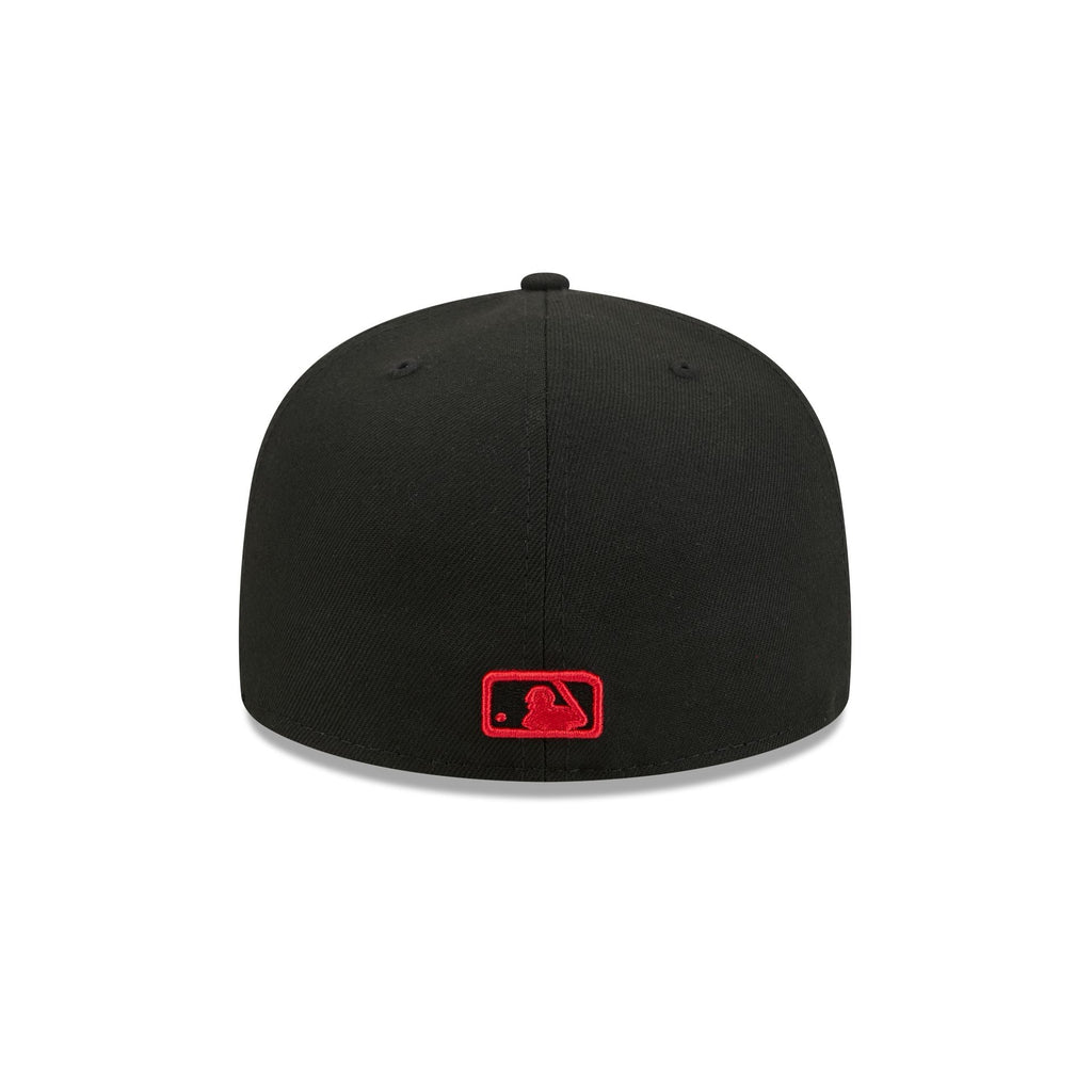 https://ik.imagekit.io/c2dr4dawp/https%3A%2F%2Fcdn.shopify.com%2Fs%2Ffiles%2F1%2F0601%2F2554%2F4675%2Ffiles%2F60955976_59FIFTY_MLBBASIC5950BLKTC_ANAANG_OTC_R.jpg%3Fv%3D1778176335?tr=f-jpg