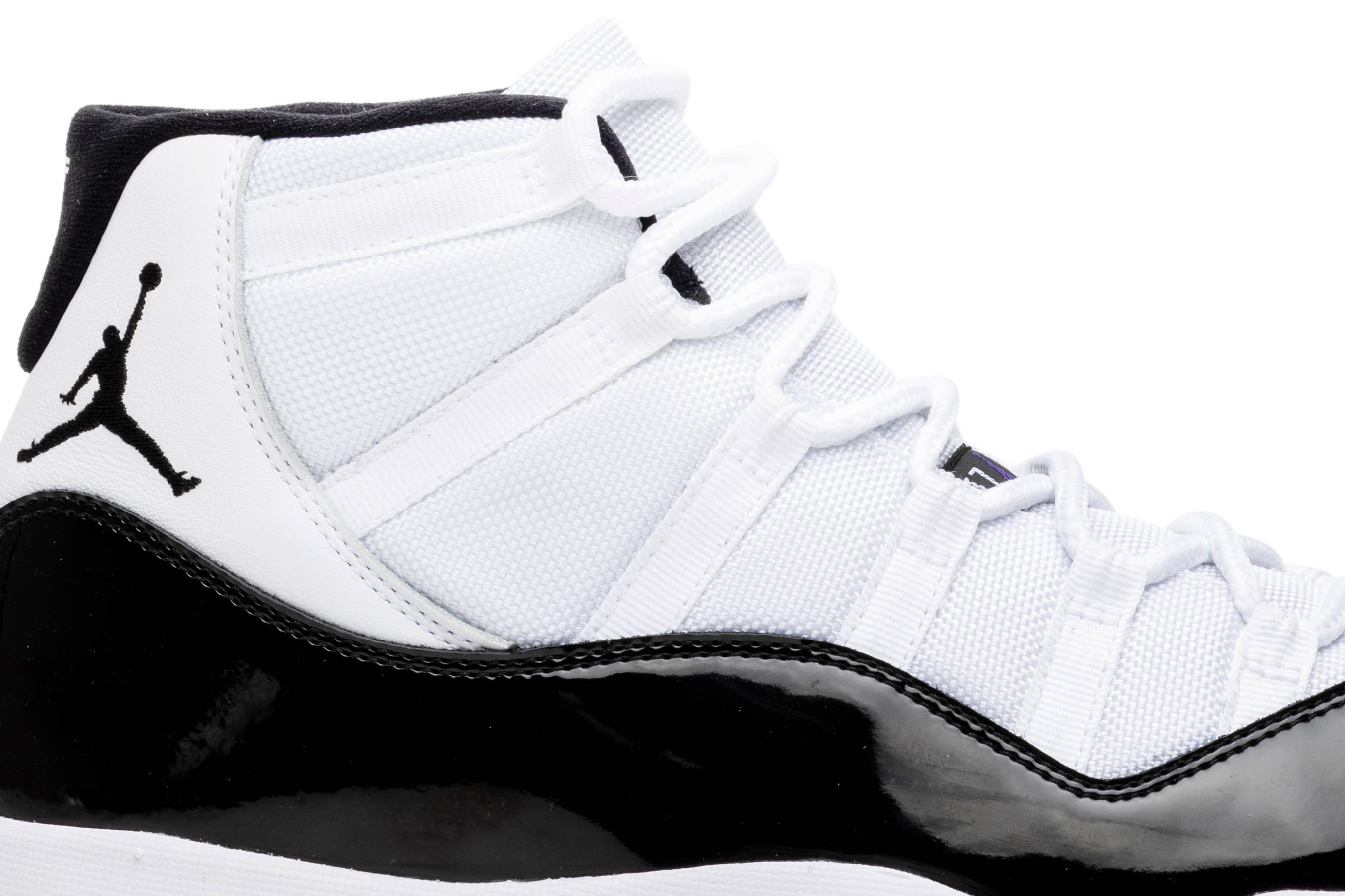https://ik.imagekit.io/c2dr4dawp/https%3A%2F%2Fimages.novelship.com%2Fproduct%2Fair_jordan_11_retro__concord__2018_378037_100_1_24328.jpeg?tr=f-jpg