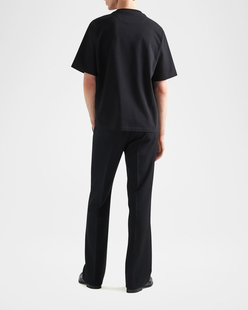 https://media.neimanmarcus.com/f_auto,q_auto:low,ar_4:5,c_fill,dpr_2.0,w_790/01/nm_5053620_100106_b