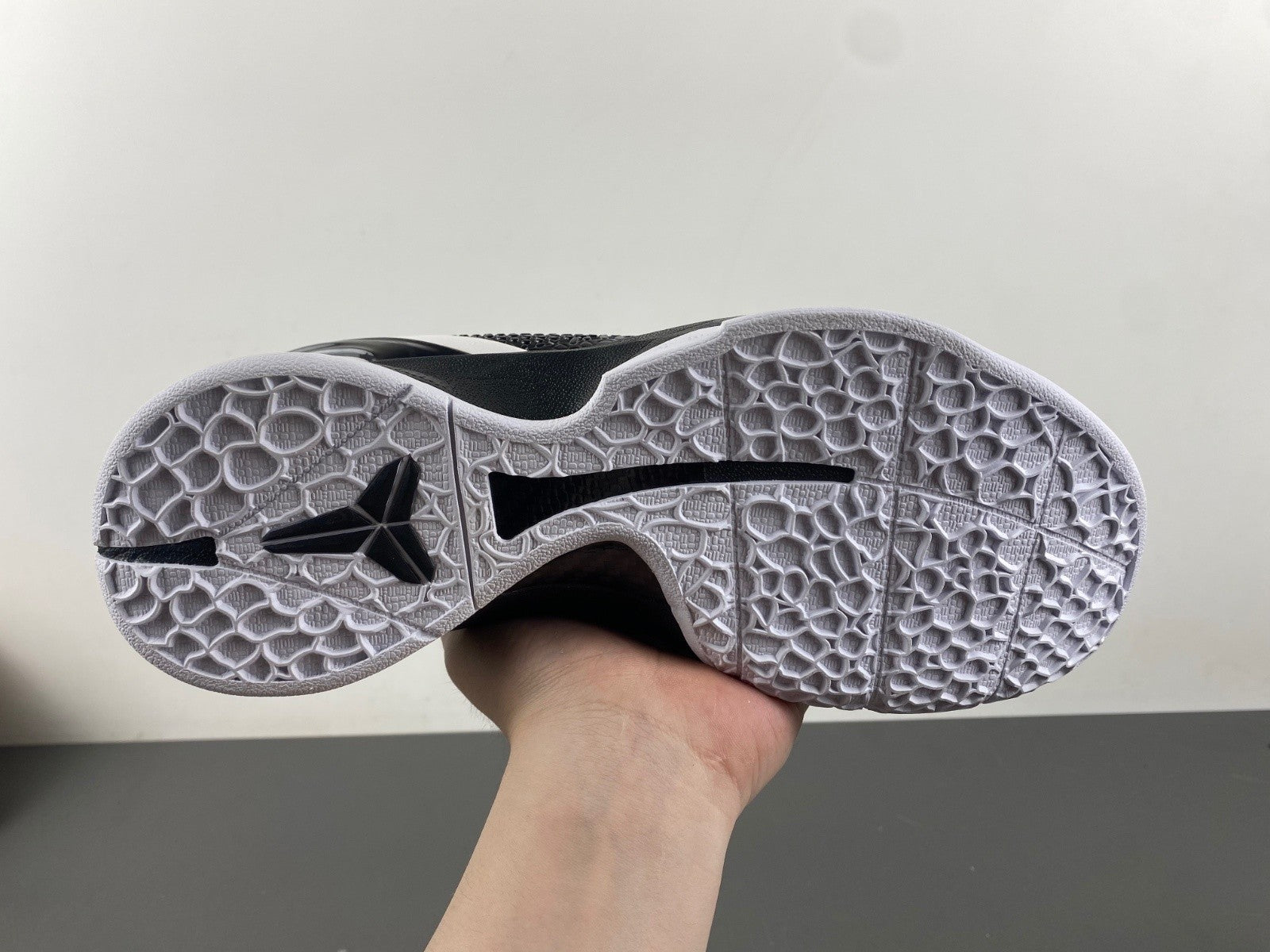 CW2190-002 Zoom Kobe 6 Protro Mambacita Sweet Sixteen 2022