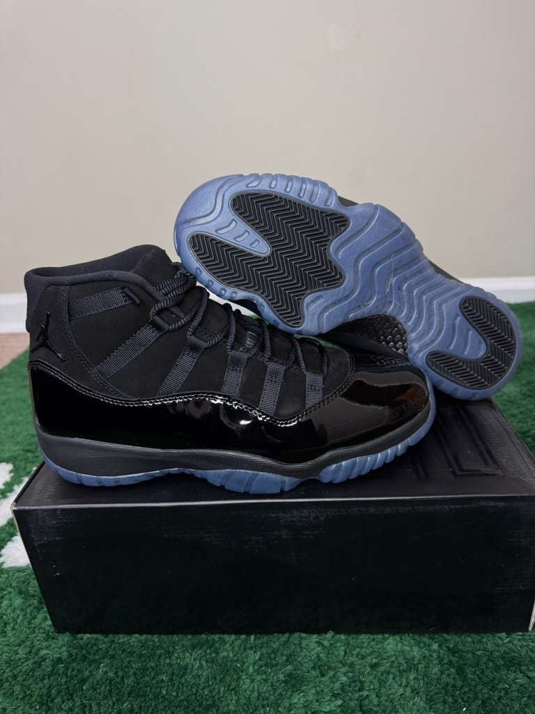 Jordan 11 Cap and Gown 378037-005
