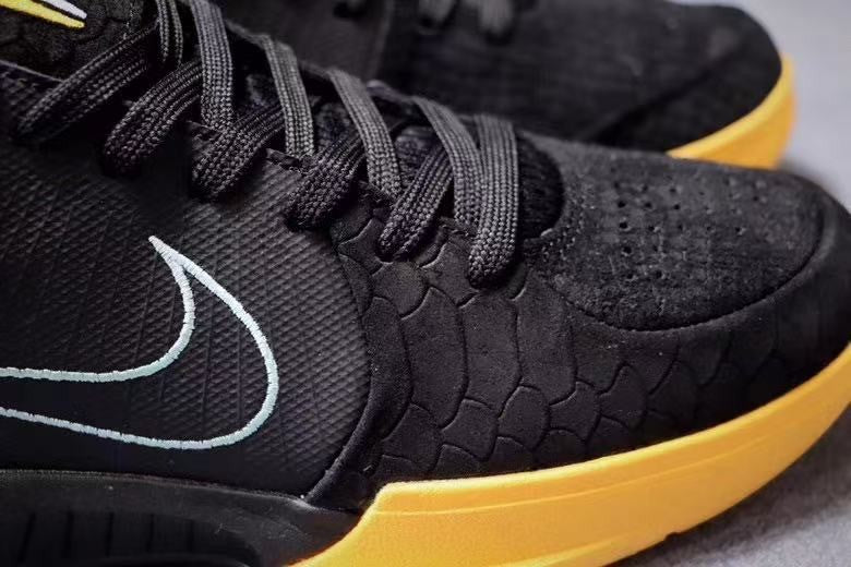 Zoom Kobe 4 Protro nakeskin' AV6339-002