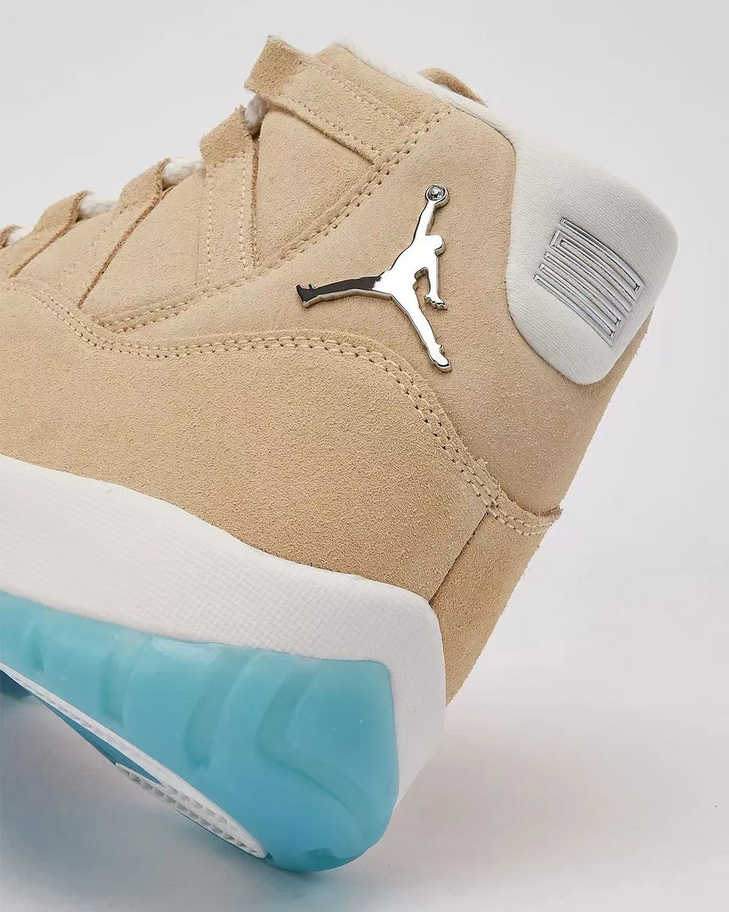 Air Jordan Retro 11 H Town IO8960-707