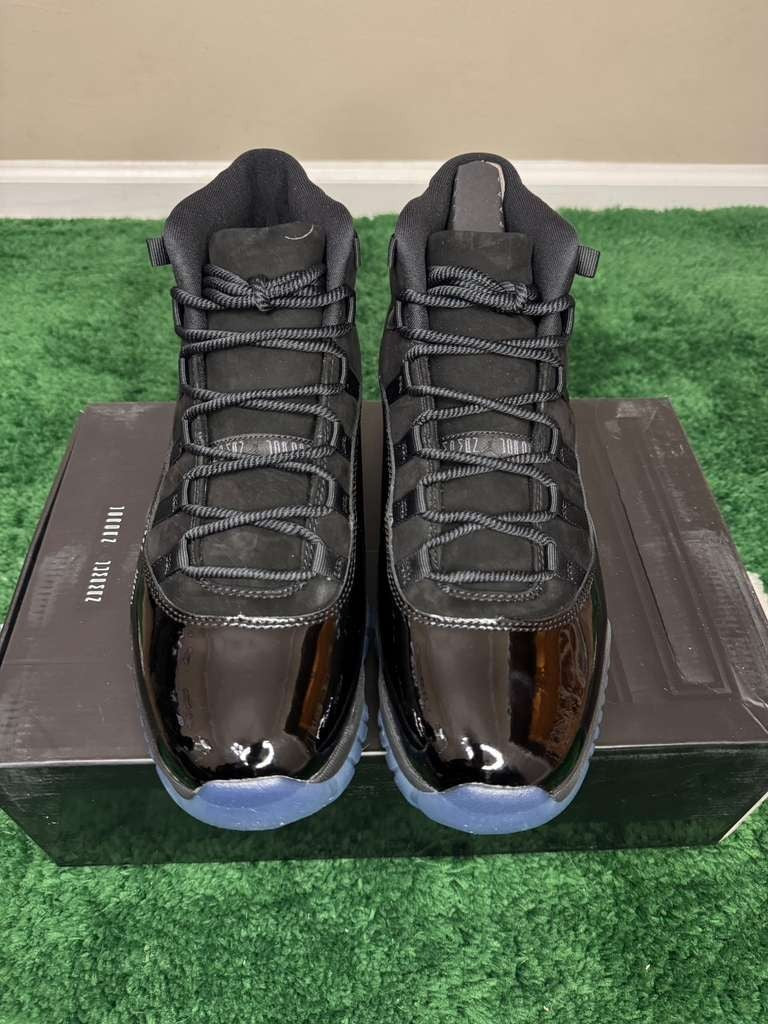 Jordan 11 Cap and Gown 378037-005