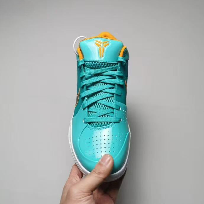 Undefeated Zoom Kobe 4 Protro 'Hyper Jade' CQ3869-300