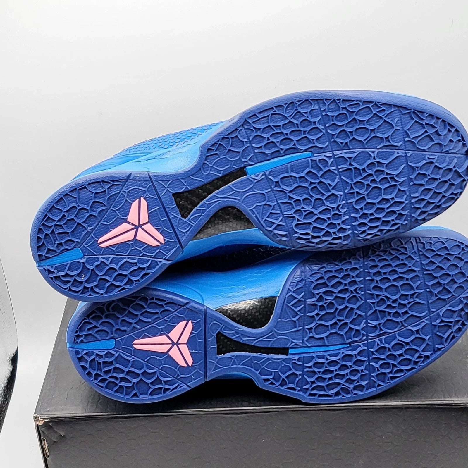 Caitlin Clark x Kobe 6 Protro “Cookie Monster” PE Men's Size US 7-12