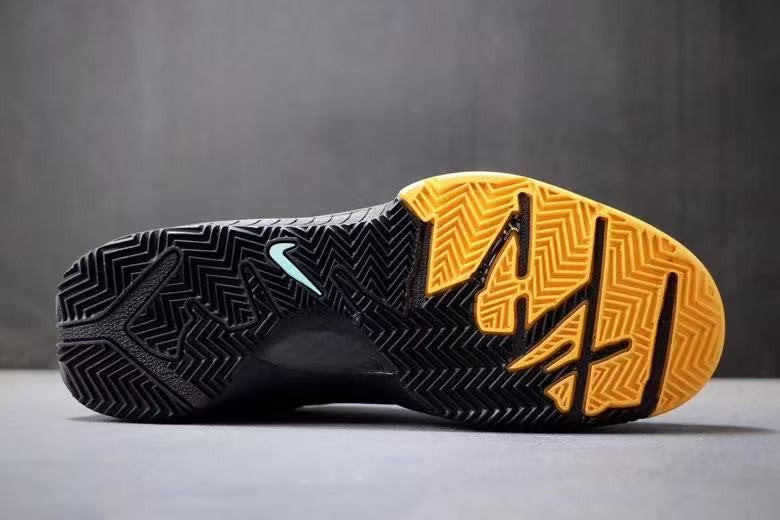 Zoom Kobe 4 Protro nakeskin' AV6339-002