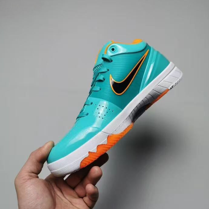 Undefeated Zoom Kobe 4 Protro 'Hyper Jade' CQ3869-300
