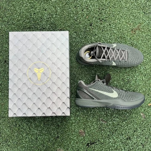 NK Kobe 6 Black Mamba Collection Fade to Black 869457-007 Men's Size.